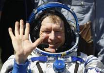 تيم بيك بعد 6 أشهر في الفضاء يتحدث عن رائحة الأرض و أسوأ دوار في العالم