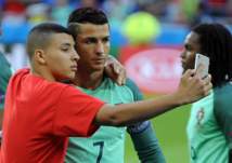 بالصور.. "تطبيق" يتيح لك التقاط "سيلفي" مع كريستيانو رونالدو