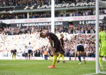 بالصور.. توتنهام يحلق بـ "السيتي" أول هزيمة هذا الموسم