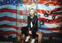 أمريكية مسلمة بالحجاب على غلاف مجلة "بلاي بوي" الإباحية