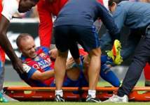 صدمة في برشلونة.. إنييستا يغيب 14 مباراة بينها الكلاسيكو