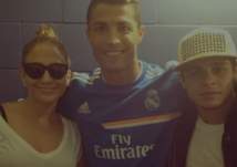 بالفيديو.. "حضن" رونالدو هدية جينفر لوبيز لشقيقتها في عيد ميلادها