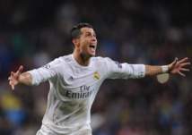 بالصور- رونالدو أباً لـ "توأم" من امرأة مجهولة