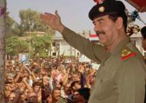 بناء أضخم تمثال لصدام حسين في دولة عربية بملايين الدولارات