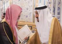 خادم الحرمين يتسلم درجة الدكتوراه الفخرية في مجال خدمة القرآن الكريم