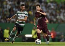 بالصور.. جماهير البرتغال تستفز ميسي بـ "تيفو" رونالدو!