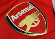 تقارير.. لاعب أرسنال السابق مصاب بالإيدز!