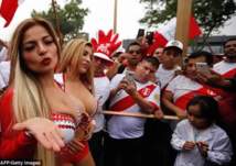 بالصور.. فاتنات بيرو يشعلن الأجواء قبل مواجهة ميسي!