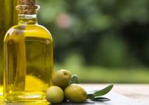 كل ما تريد أن تعرف عن فوائد زيت الزيتون