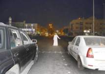 تصرف غير متوقع من مُعلم وطلاب مدرسة بعد تعطل إشارة مرور بجدة (صور)