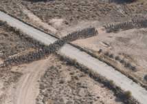 صور مهيبة: قوات الأمن الخاصة ينفذون مشروع السير الطويل بكامل عتادهم