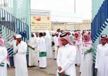 فصل عشرات الموظفين بينهم 50 سعودياً دون تعويض... والسبب؟