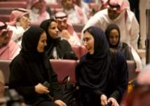 بالصور: لقطات من داخل أول صالة عرض سينما بالسعودية