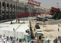 بالفيديو: تفاصيل سقوط رافعة في ساحة الحرم المكي