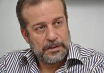 شريف منير: "الراجل لما بيتنازل الست بتركبه" (فيديو)