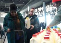 موظفون أمريكيون يتسولون الطعام.. والسبب ترامب؟