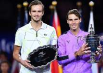 الروسي مدفيديف يعزز موقعه في تصنيف محترفي التنس