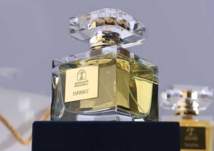 آخر صيحات العطور - مستثمر سعودي يبتكر عطر وشامبو مصنوعان من التمر