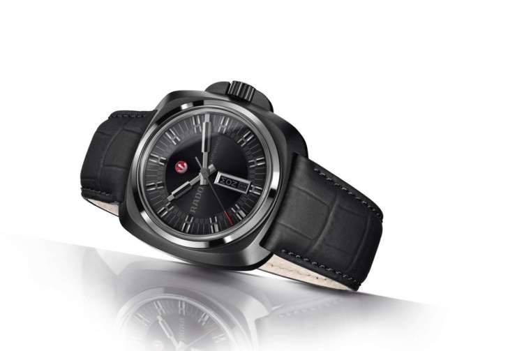 أضف جاذبية إلى طلتك مع ساعات HyperChrome 1616 Rado