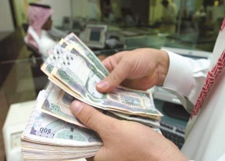 السعودية تقر صرف رواتب الموظفين بالأشهر الميلادية اعتباراً من الشهر المقبل