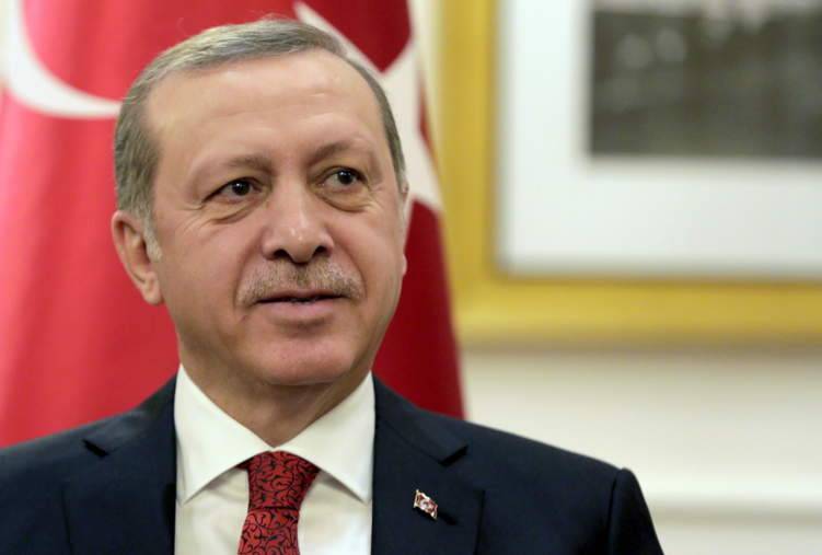 أردوغان للأتراك: لا تحتفظوا بالدولارات «تحت الوسائد»