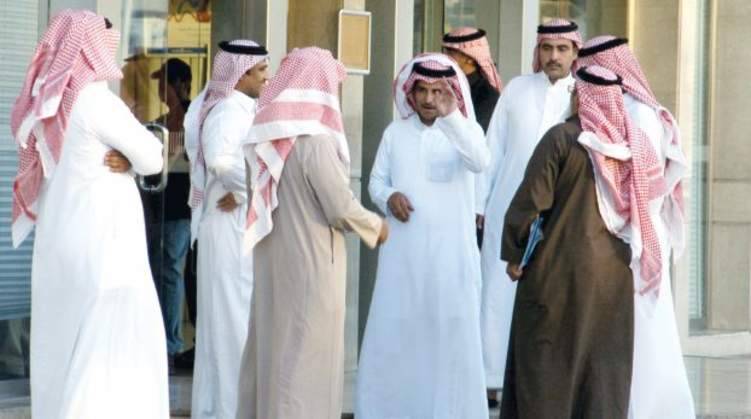 شركات تسرح آلاف الموظفين السعوديين.. والأسباب؟