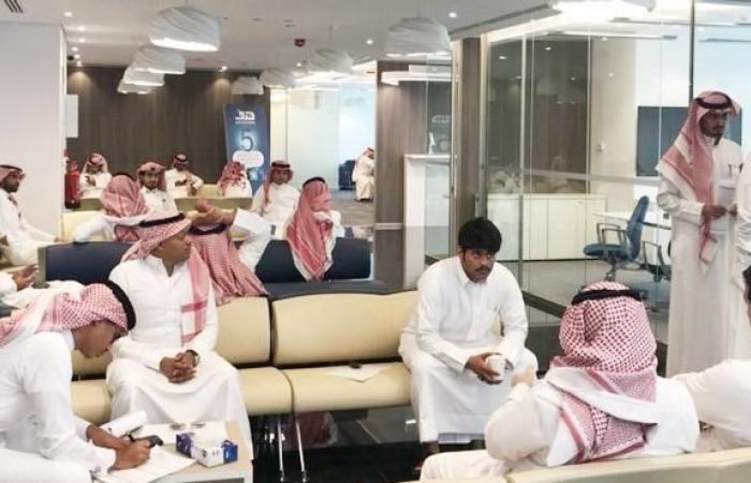 طرح 400 فرصة وظيفية للسعوديين بأجور تصل إلى 9 آلاف ريال