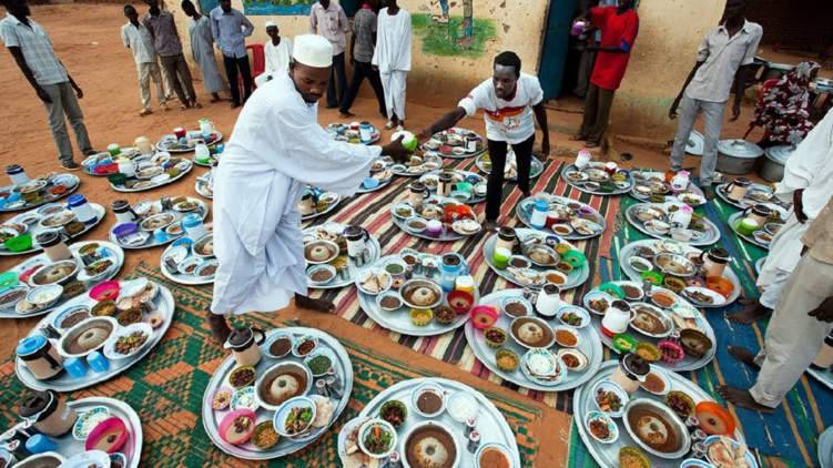 تلفزيون السودان يبث آذان المغرب قبل موعده!