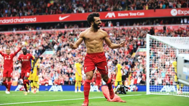 خلع القميص اسلوب "محمد صلاح" للاحتفال بالأهداف.. فما العقوبة التي تنتظره؟