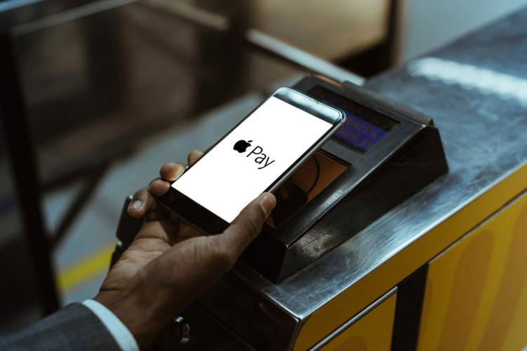 لماذا apple pay ضرورة أساسية في حياتنا؟