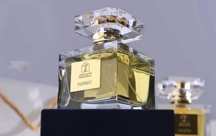 آخر صيحات العطور - مستثمر سعودي يبتكر عطر وشامبو مصنوعان من التمر