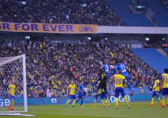 بالصور.. التعادل يحسم ديربي النصر والهلال بالدوري السعودي