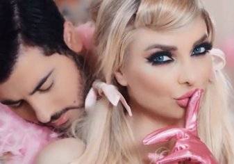 ميريام كلينك إلى القضاء بسبب فيديو كليب "جنسي"