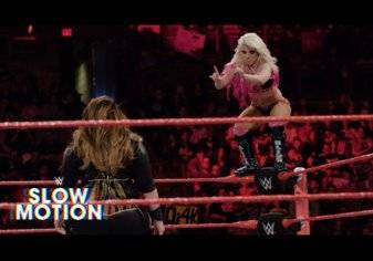 بالفيديو.. هذا ما حدث في نزال السيدات المثير في RAW