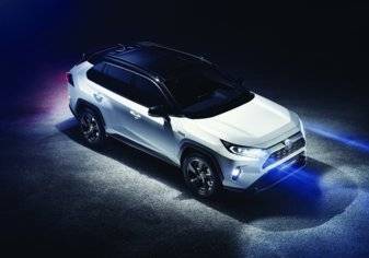 تويوتا تكشف عن مواصفات وموعد طرح الجيل الجديد من سيارتها RAV4(صور)