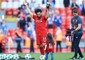 بالفيديو.. ابنة محمد صلاح تخطف الأضواء من والدها