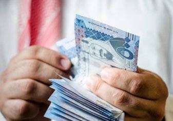 السعودية: إيداع 1.9 مليار ريال معاشات ضمانية وبدل غلاء معيشة