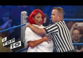 بالفيديو.. أشهر 10 لحظات محرجة لنجوم WWE