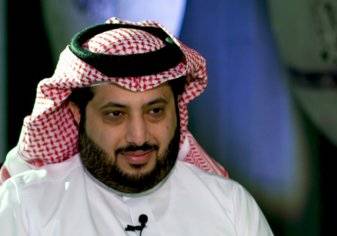 تركي آل الشيخ لمحمد هنيدي: "ايه المسرحية الفاشلة دي؟" (فيديو)