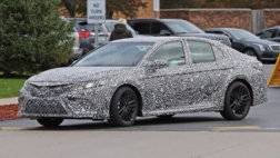 2018-Toyota-Camry-spy-shot-777x437.jpg