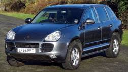 3B18723300000578-4005470-For_sale_This_Porsche_Cayenne_S_FTQ_luxury_car_has_only_11_100_m-a-4_1481040597321.jpg