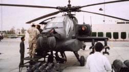 Royal_Saudi_Air_Force_AH-64A_Apache_helicopter_2005.jpg