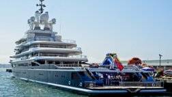 megayachtluna-romanabramovich-sandiegoharbor9290555316.jpg