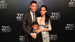 cristiano-ronaldo-georgina-rodriguez-cristiano-jr-the-best-awards_1m0o0pgk6hgk9154x6c5wpif49.jpg