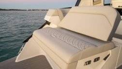 2021-sundancer-370-outboard-dao370-transom-sunpad-05392.jpg