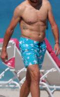 3EC484C500000578-4364212-Wawrinka_donned_swimwear_as_the_sun_blazed_down_upon_him-a-5_1490874770689.jpg